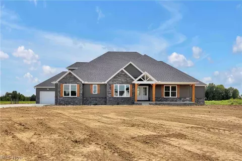 7706 Springfield Dr, Valley City, OH 44280