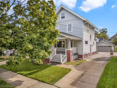1559 Rosewood Ave, Lakewood, OH 44107