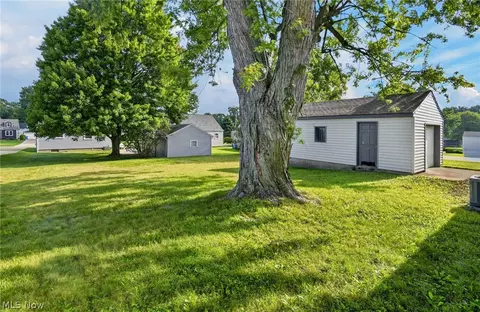 Exterior - 519 Creed St, Struthers, OH 44471 photo 7 of 7