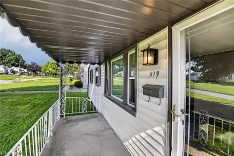 Exterior - 519 Creed St, Struthers, OH 44471 photo 3 of 7