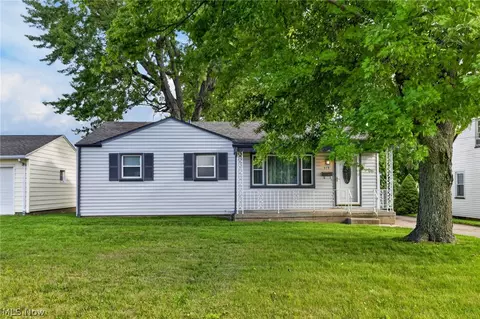 Exterior - 519 Creed St, Struthers, OH 44471 photo 2 of 7