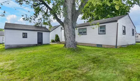 Exterior - 519 Creed St, Struthers, OH 44471 photo 6 of 7