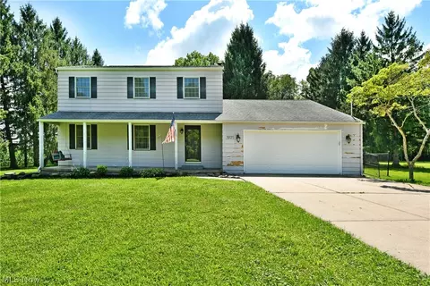 3225 Hewitt Gifford Rd, Warren, OH 44481