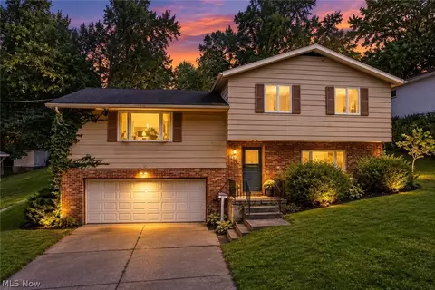 1490 Shanabrook Dr, Akron, OH 44313