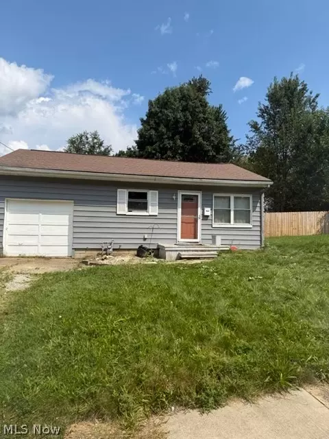 69 W Hiram St, Barberton, OH 44203