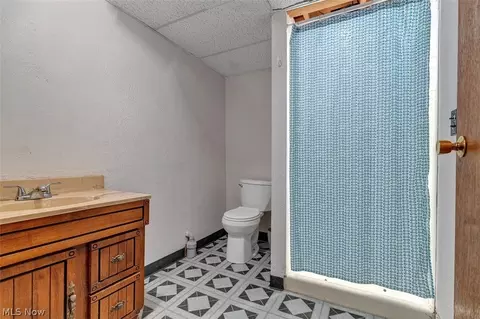 Bath - 5847 Clement Dr, Lorain, OH 44053 photo 2 of 2