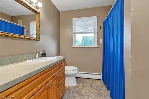 Bath - 5847 Clement Dr, Lorain, OH 44053 photo 1 of 2