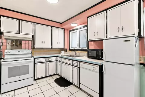 294 Oxford Ave, Akron, OH 44310 photo 5