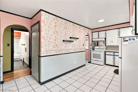 294 Oxford Ave, Akron, OH 44310 photo 4
