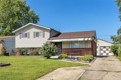 4610 Willow Ave, Lorain, OH 44055 photo 2