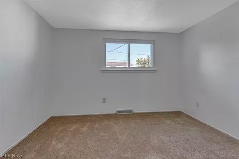 4610 Willow Ave, Lorain, OH 44055 photo 12