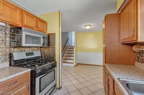 4610 Willow Ave, Lorain, OH 44055 photo 8
