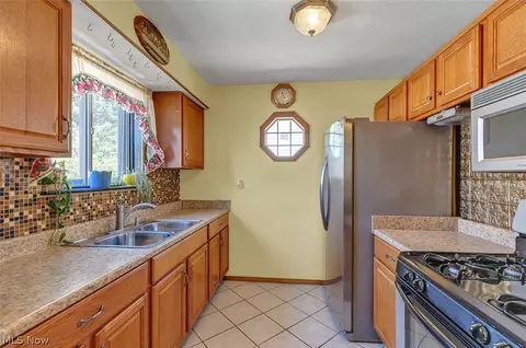 4610 Willow Ave, Lorain, OH 44055 photo 6