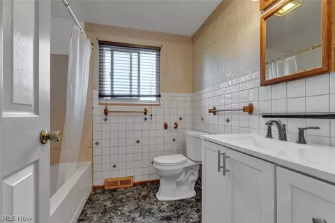 4610 Willow Ave, Lorain, OH 44055 photo 11