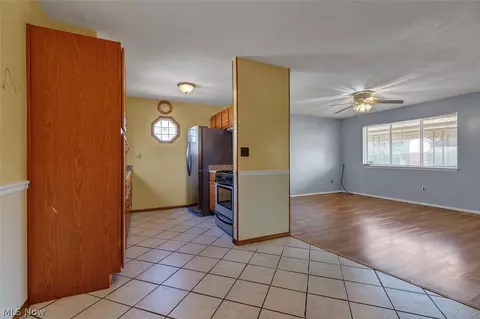 4610 Willow Ave, Lorain, OH 44055 photo 9