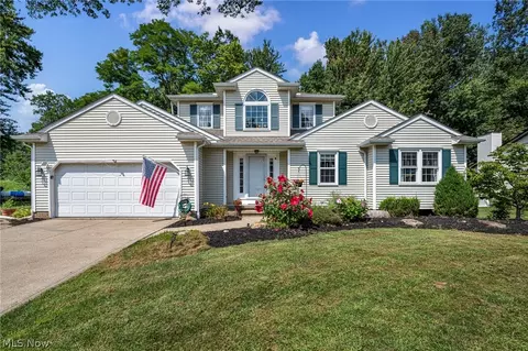 1195 Dartmouth Dr, Painesville, OH 44077