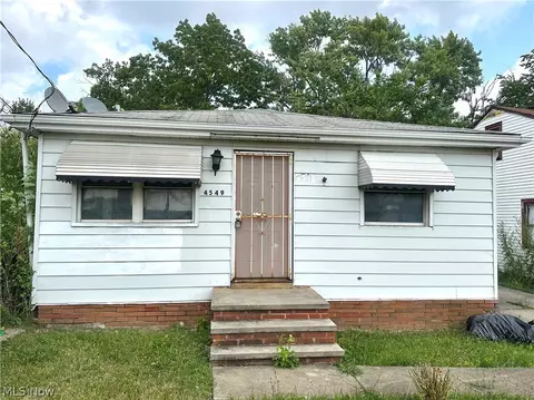 4549 Lee Rd, Cleveland, OH 44128