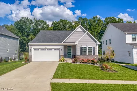 2027 Sugar Maple Dr, Kent, OH 44240