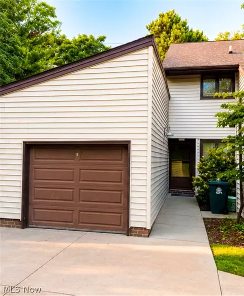 3420 Mayfield Rd, Cleveland Heights, OH 44118