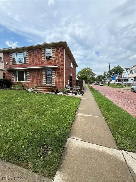 16727 Grovewood Ave, Cleveland, OH 44110