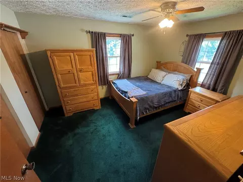 Bedroom - 142 Pine Ln, Barnesville, OH 43713 photo 2 of 4