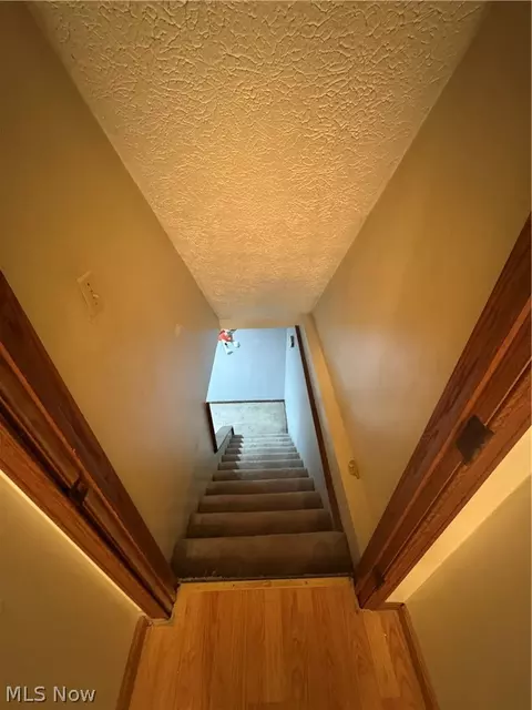 Entry Way - 142 Pine Ln, Barnesville, OH 43713 photo 5 of 5