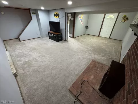 Living - 142 Pine Ln, Barnesville, OH 43713 photo 5 of 7