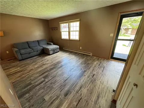 Living - 142 Pine Ln, Barnesville, OH 43713 photo 3 of 7