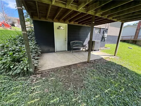 Exterior - 142 Pine Ln, Barnesville, OH 43713 photo 6 of 10