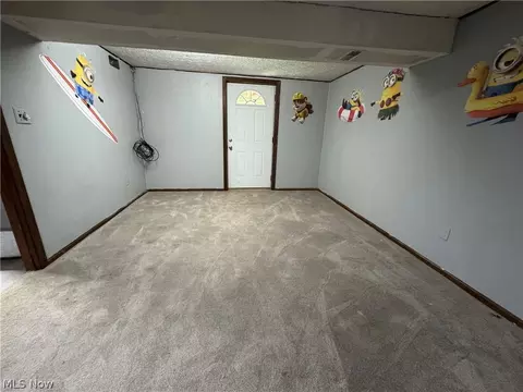 Living - 142 Pine Ln, Barnesville, OH 43713 photo 6 of 7