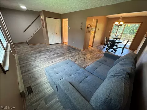 Living - 142 Pine Ln, Barnesville, OH 43713 photo 2 of 7