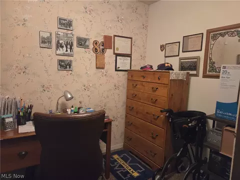 Bedroom - 1935 E 44th St, Ashtabula, OH 44004 photo 2 of 3