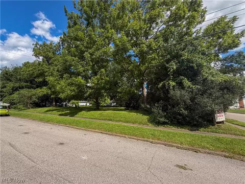2506 Vaughan Ave, Parkersburg, WV 26101