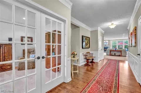 Entry Way - 8139 Castleton Dr, Mentor, OH 44060 photo 1 of 4