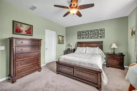 Bedroom - 8139 Castleton Dr, Mentor, OH 44060 photo 2 of 5