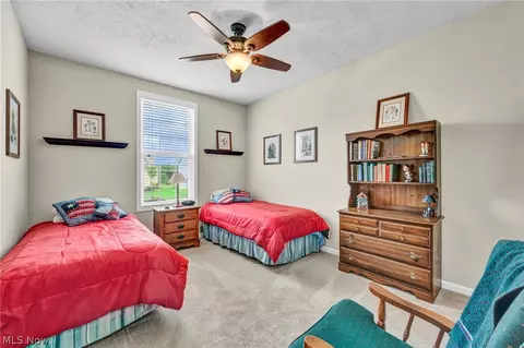 Bedroom - 8139 Castleton Dr, Mentor, OH 44060 photo 5 of 5