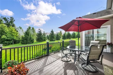Exterior - 8139 Castleton Dr, Mentor, OH 44060 photo 6 of 8