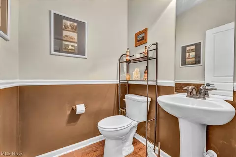 Bath - 8139 Castleton Dr, Mentor, OH 44060 photo 1 of 6