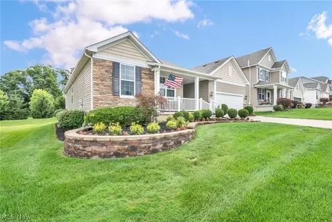 Exterior - 8139 Castleton Dr, Mentor, OH 44060 photo 2 of 8
