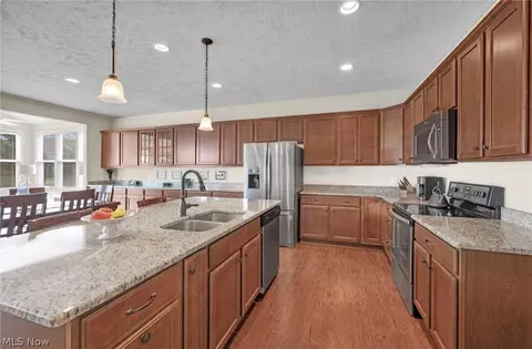 Kitchen - 8139 Castleton Dr, Mentor, OH 44060 photo 2 of 2