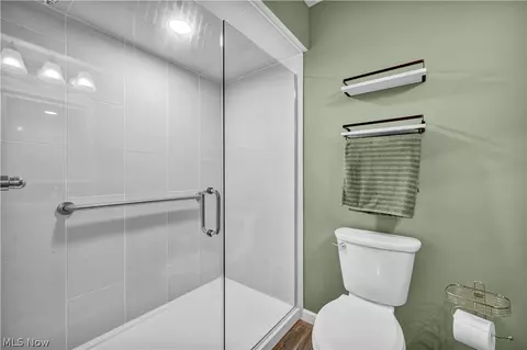 Bath - 8139 Castleton Dr, Mentor, OH 44060 photo 6 of 6
