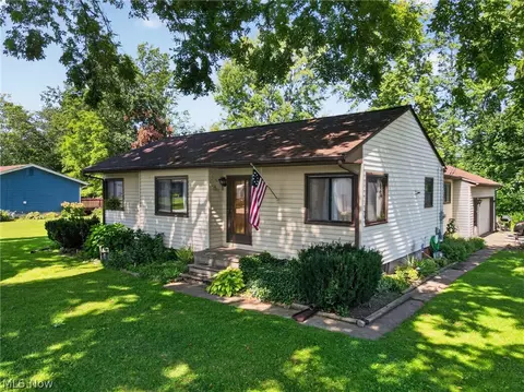 306 Everett St, Grand River, OH 44045