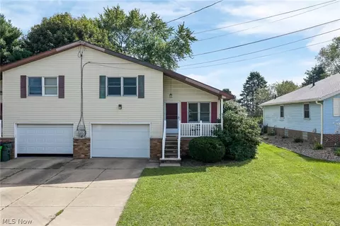 1532 Ellesmere Ave NW, North Canton, OH 44720