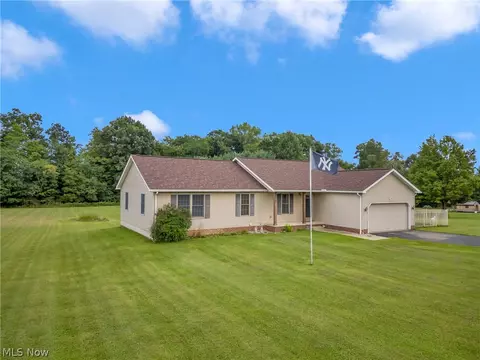 8395 Friendsville Rd, Seville, OH 44273