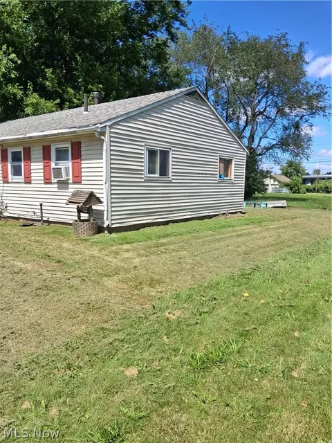 1815 14th St SE, Canton, OH 44707 photo 4