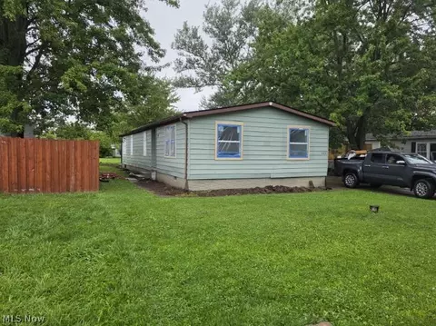 Exterior - 489 Arabian Ct, Lagrange, OH 44050 photo 2 of 2