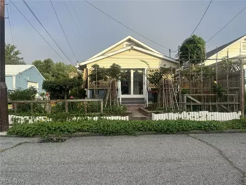 1331 Ramsey St, Parkersburg, WV 26101