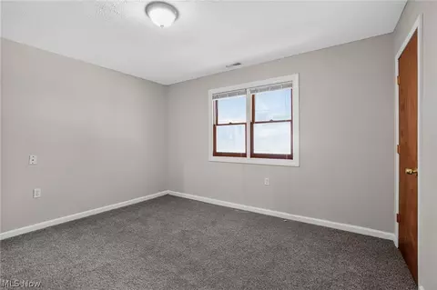 Bedroom - 1112 Danforth Rd, Akron, OH 44312 photo 4 of 8