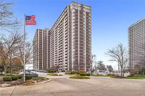 12900 Lake Ave #802, Lakewood, OH 44107