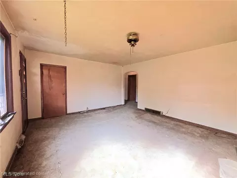 6118 Gladys Ave, Elyria, OH 44035 photo 9